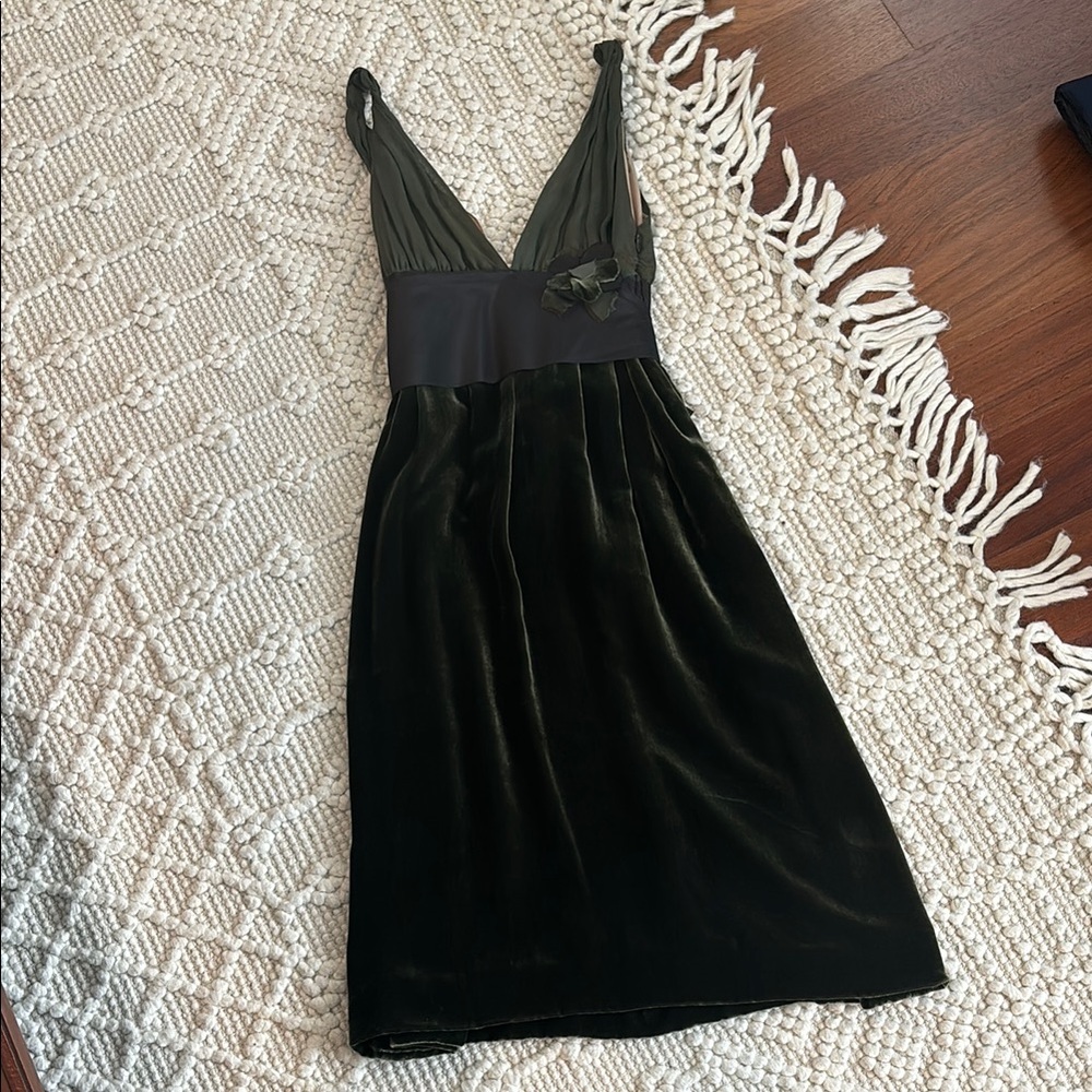 Vera Wang green Plunge Neck Velvet Dress